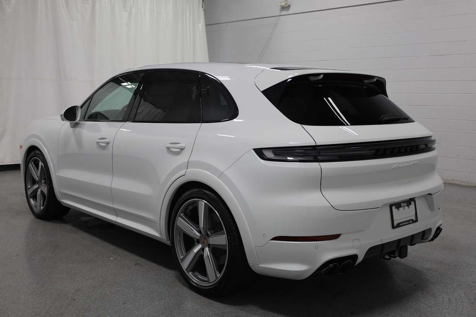 Thumbnail: 2025 Porsche Cayenne - 3