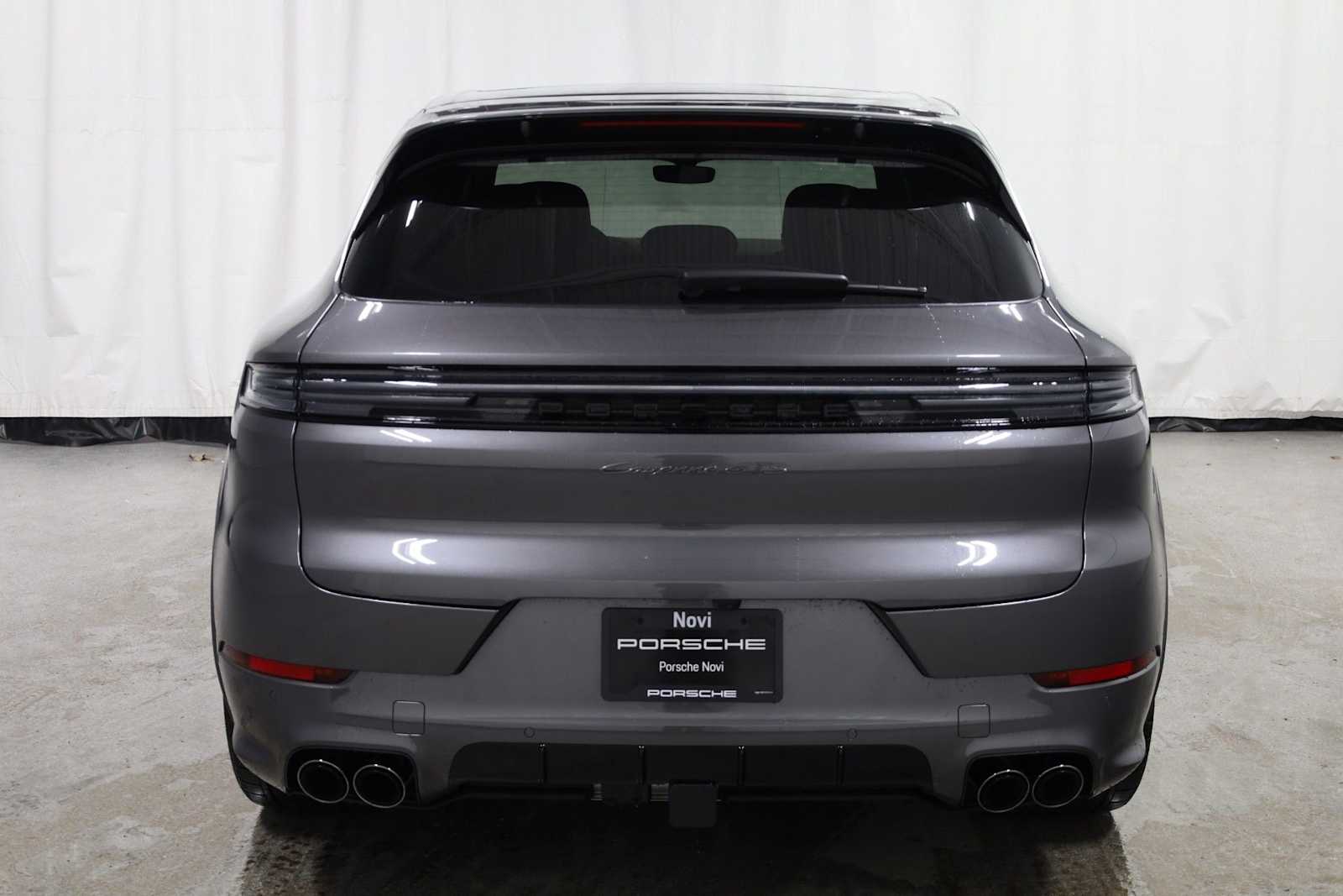 Thumbnail: 2026 Porsche Cayenne - 7