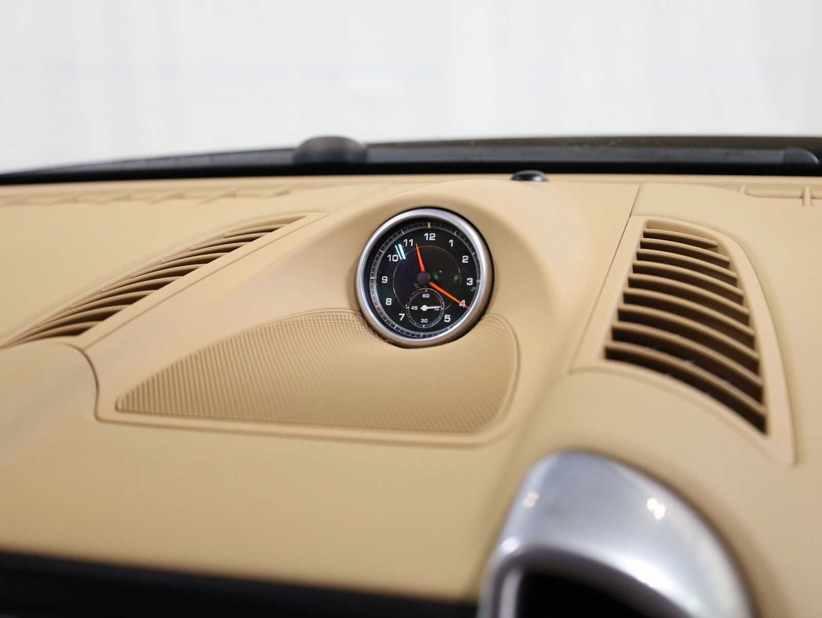 Thumbnail: 2015 Porsche Cayenne - 23