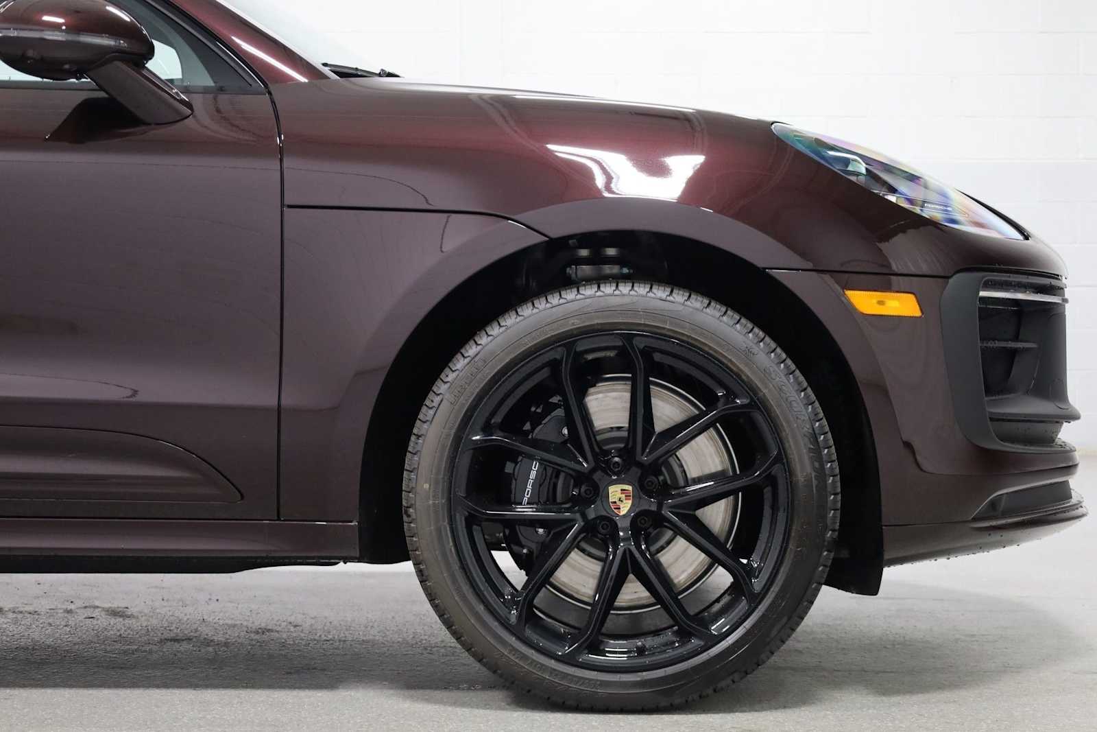 Thumbnail: 2025 Porsche Macan - 11