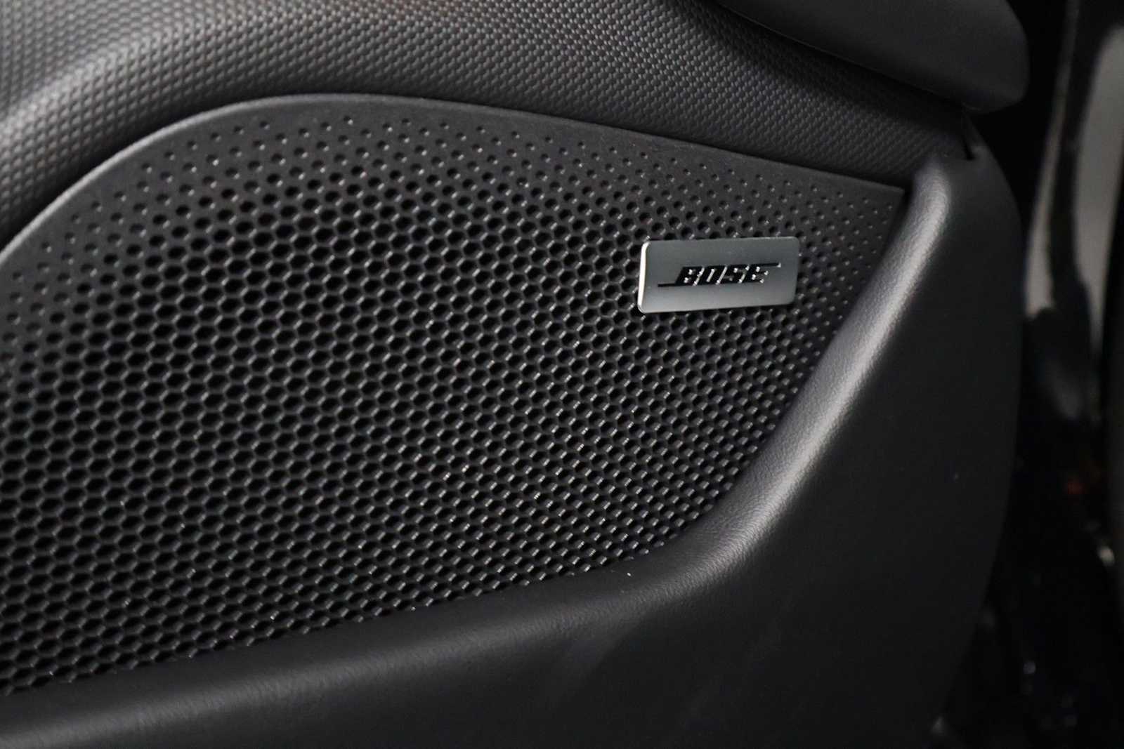 Thumbnail: 2026 Porsche Taycan - 17