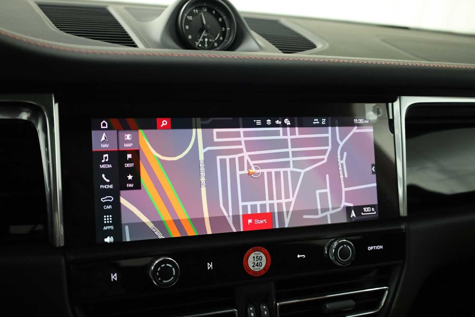 Thumbnail: 2026 Porsche Macan - 33