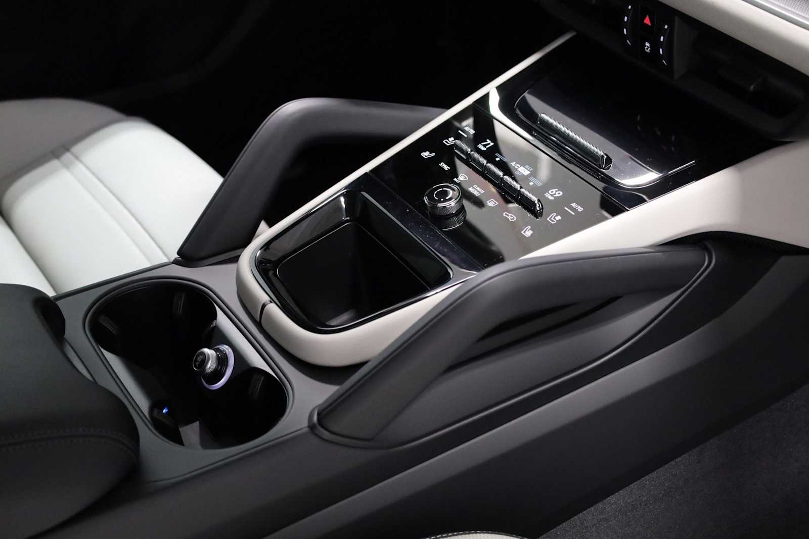 Thumbnail: 2026 Porsche Cayenne - 20