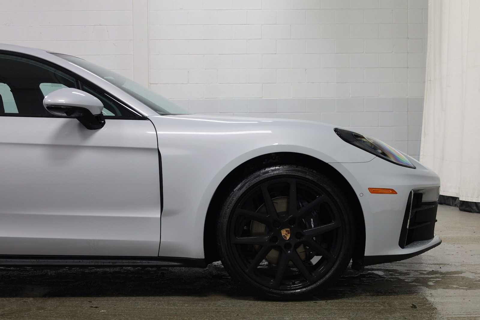 Thumbnail: 2026 Porsche Panamera - 11