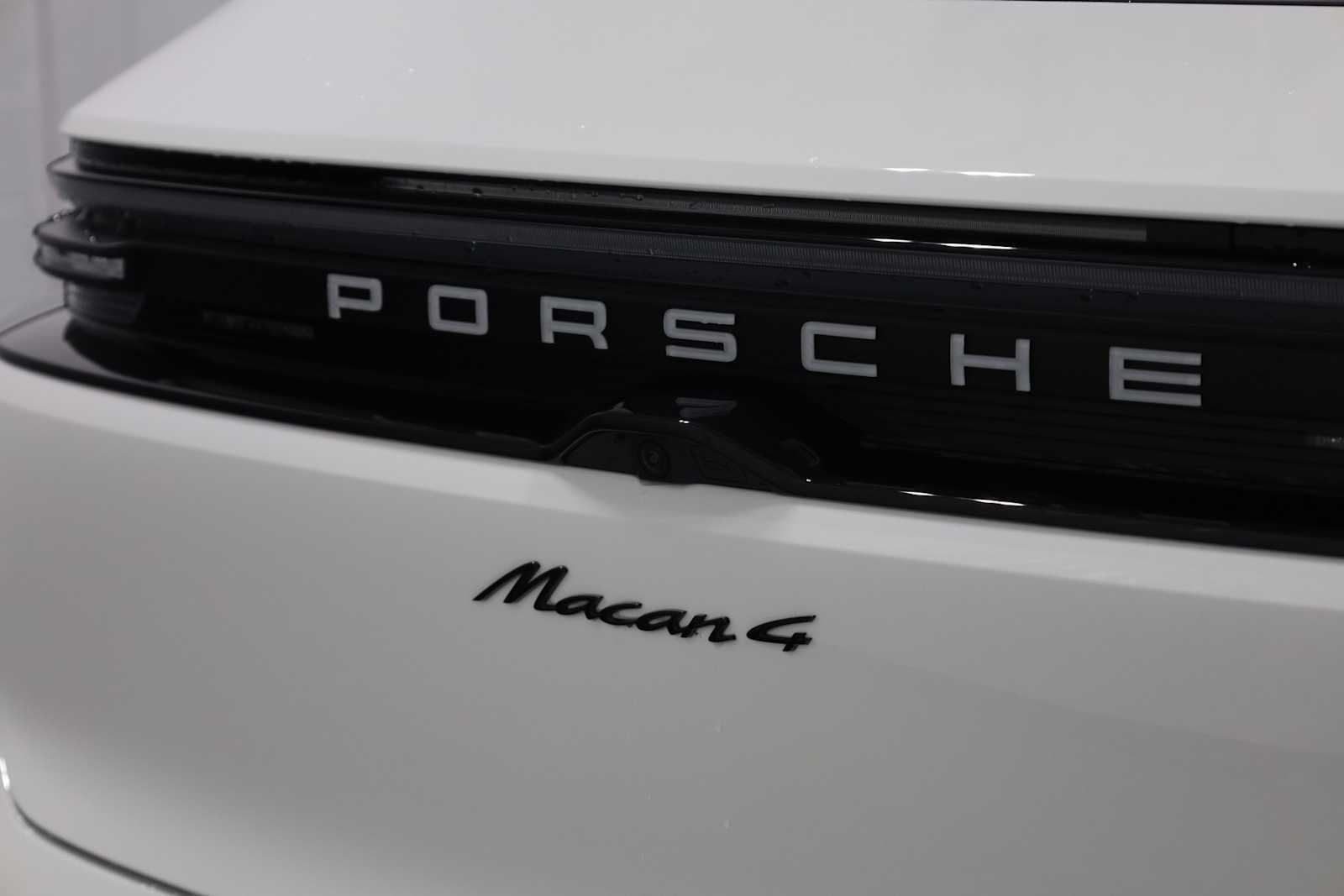 Thumbnail: 2025 Porsche Macan - 8