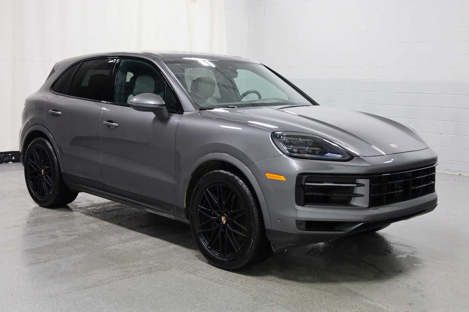 Thumbnail: 2025 Porsche Cayenne - 13