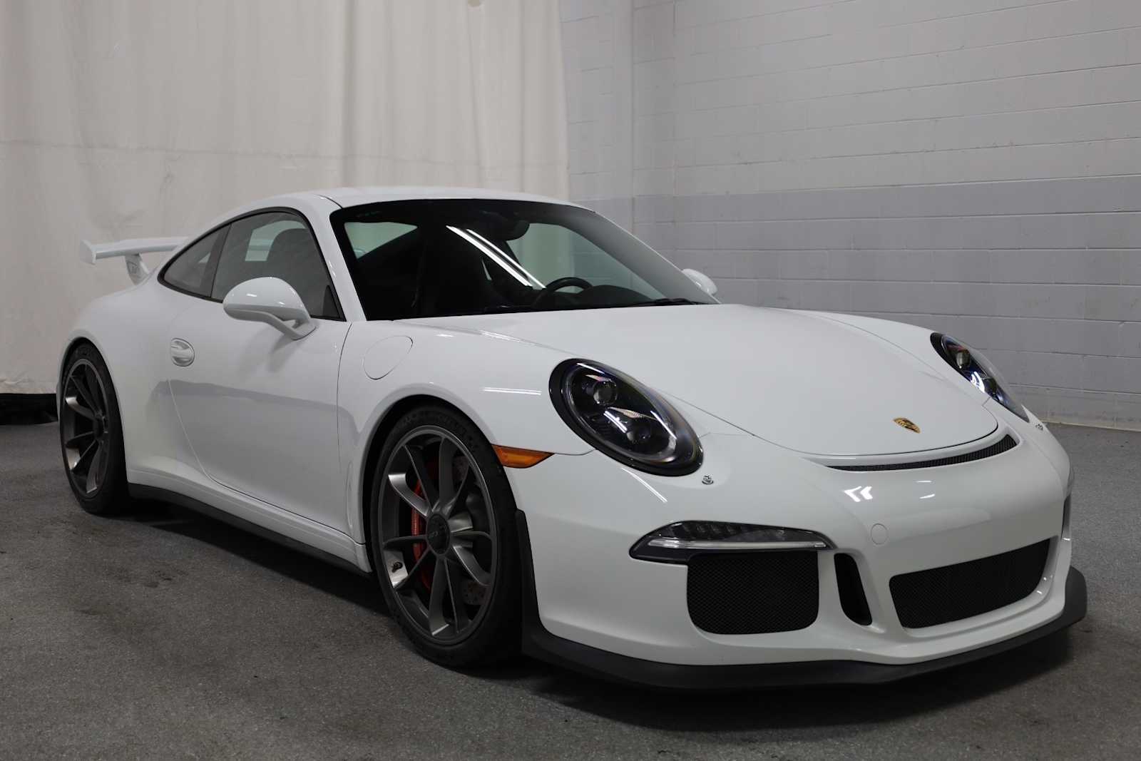 Thumbnail: 2016 Porsche 911 - 13