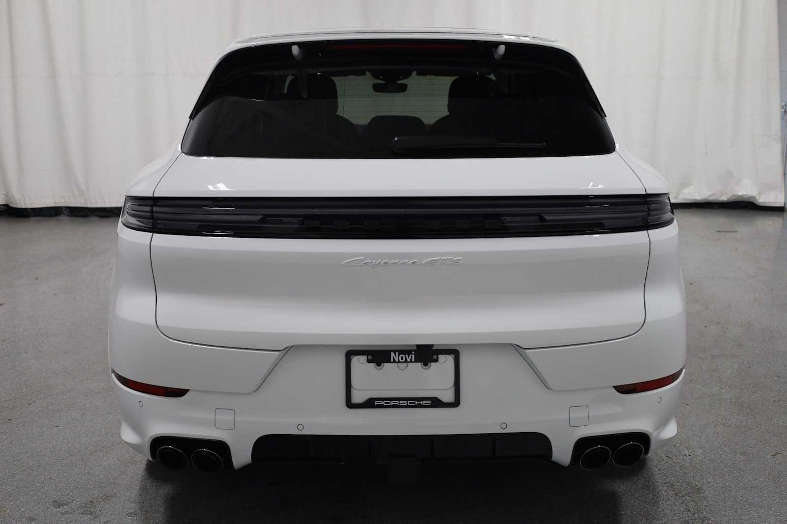 Thumbnail: 2025 Porsche Cayenne - 7