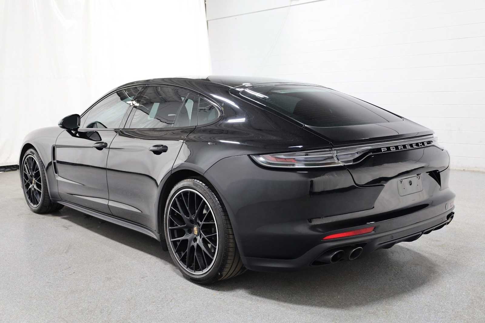 Thumbnail: 2023 Porsche Panamera - 3