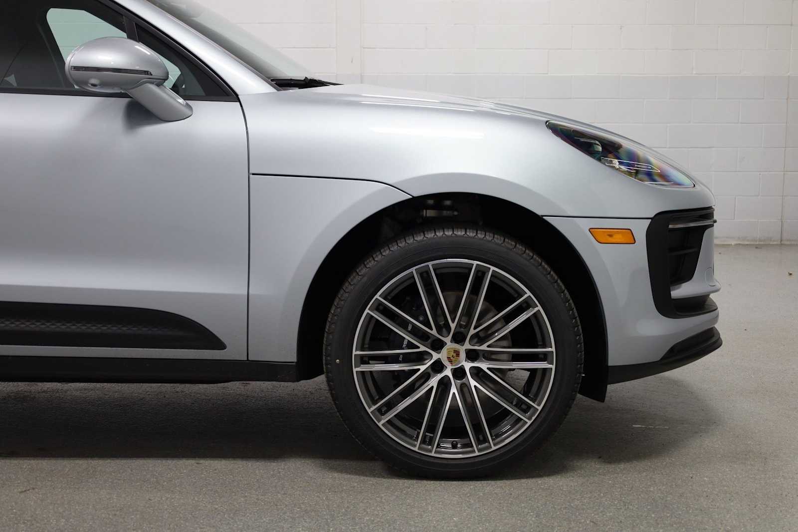 Thumbnail: 2026 Porsche Macan - 11