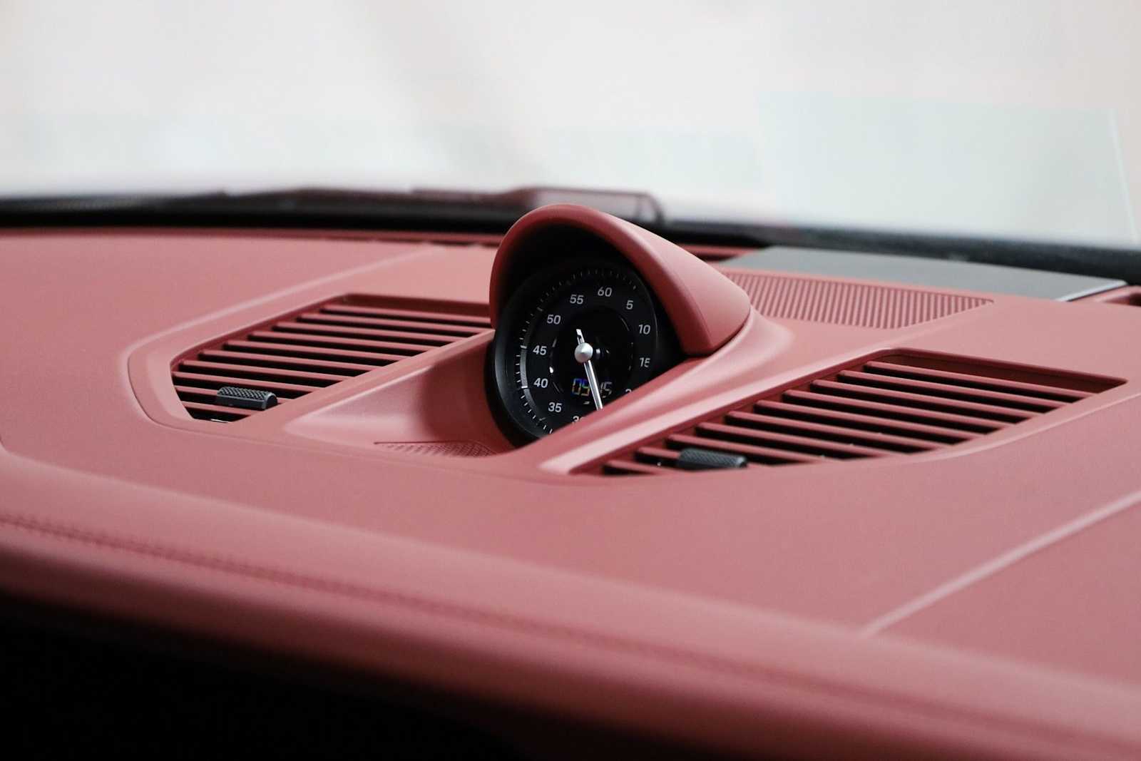 Thumbnail: 2024 Porsche 911 - 21