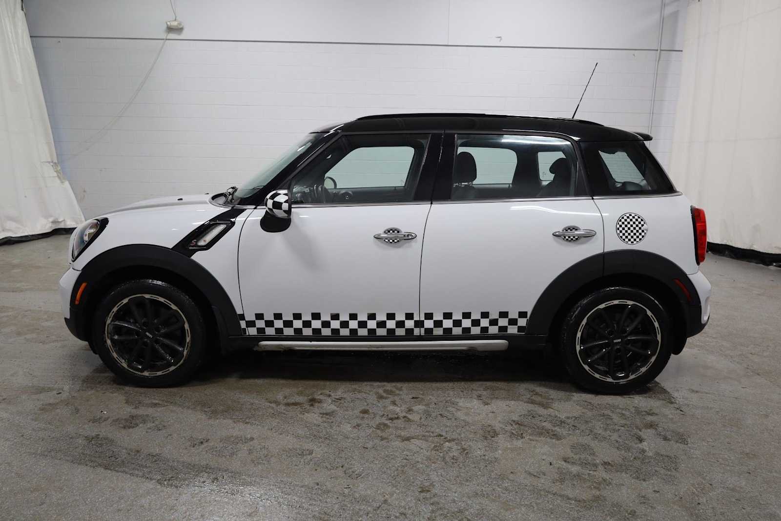 Thumbnail: 2016 MINI Cooper Countryman - 2