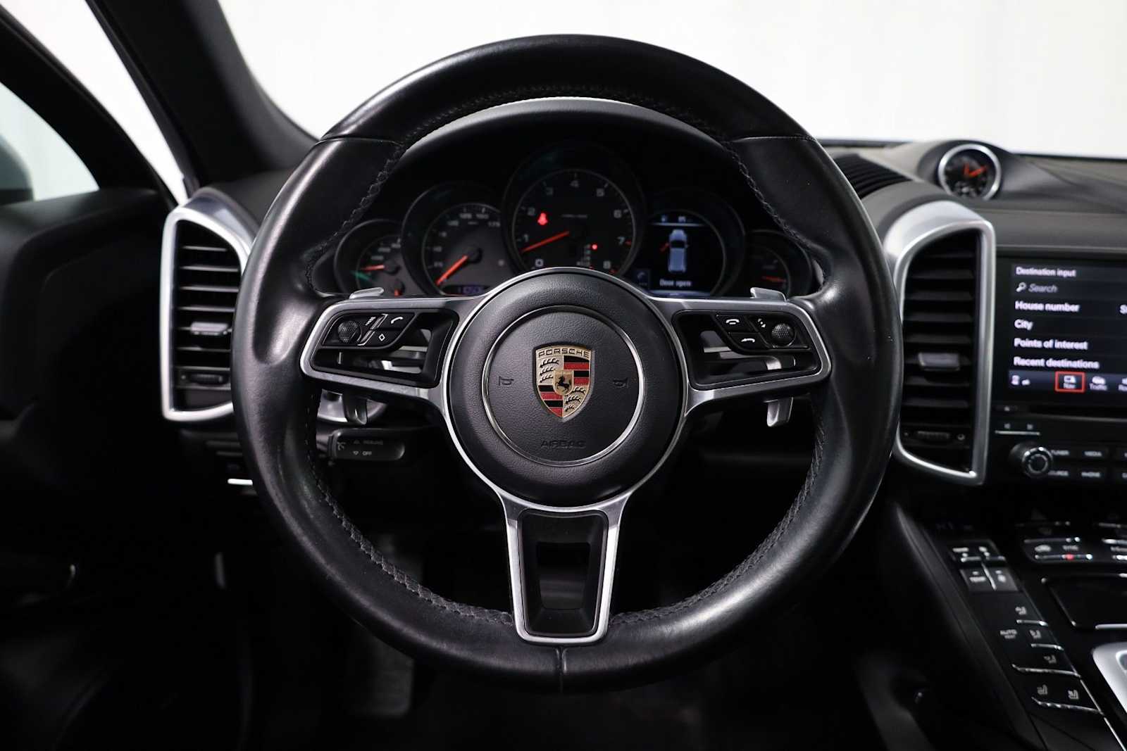 Thumbnail: 2017 Porsche Cayenne - 25