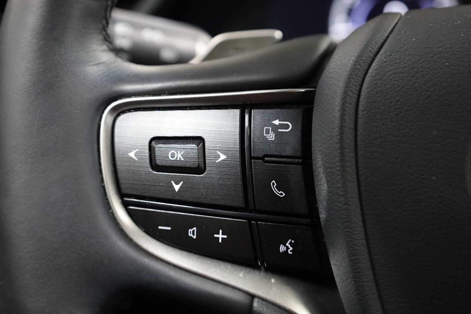 Thumbnail: 2023 Lexus ES - 24