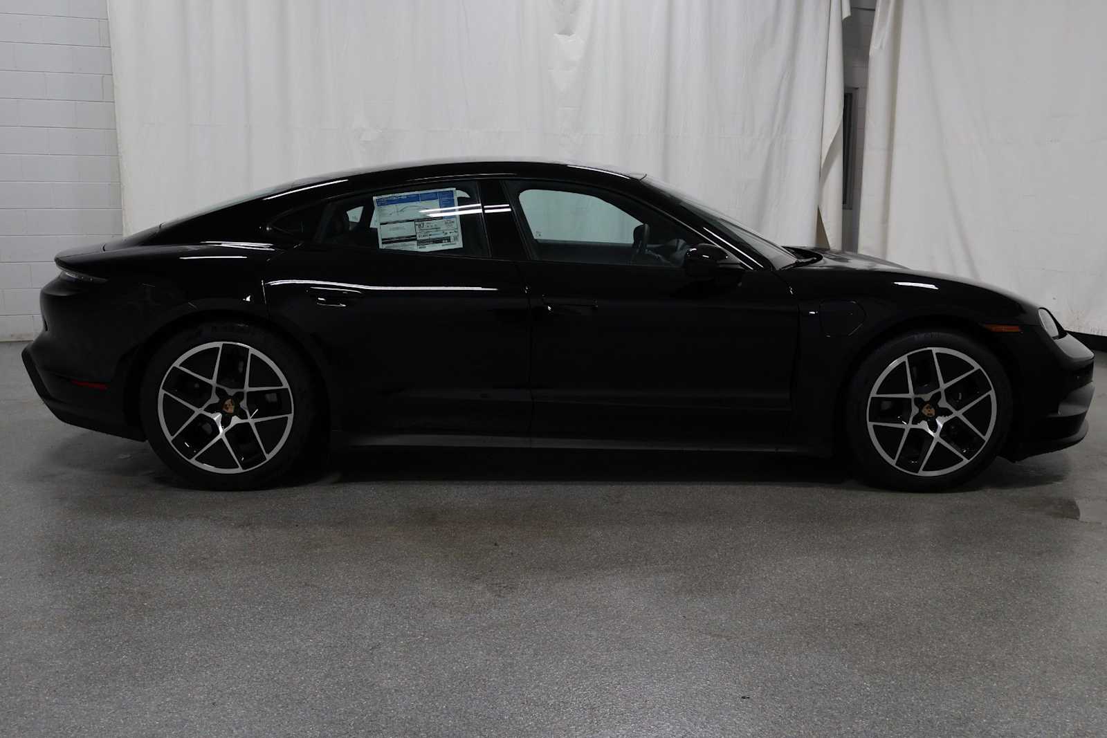 Thumbnail: 2026 Porsche Taycan - 10