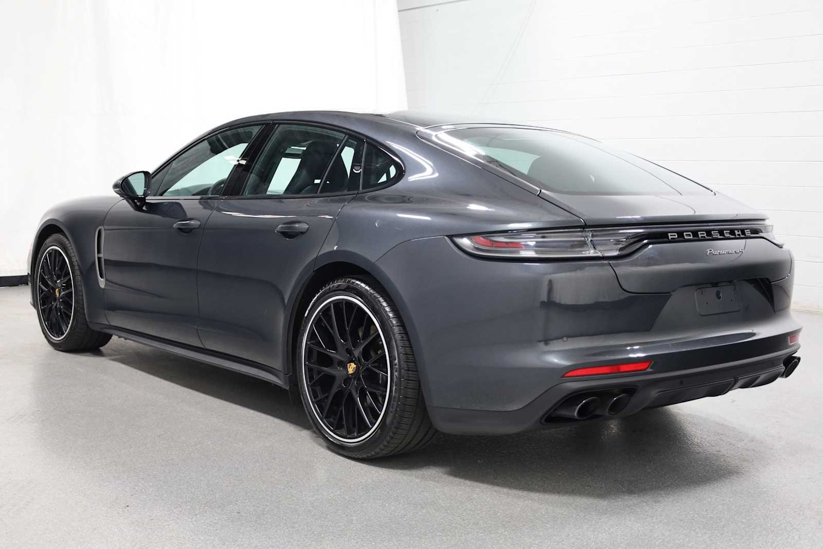 Thumbnail: 2023 Porsche Panamera - 3