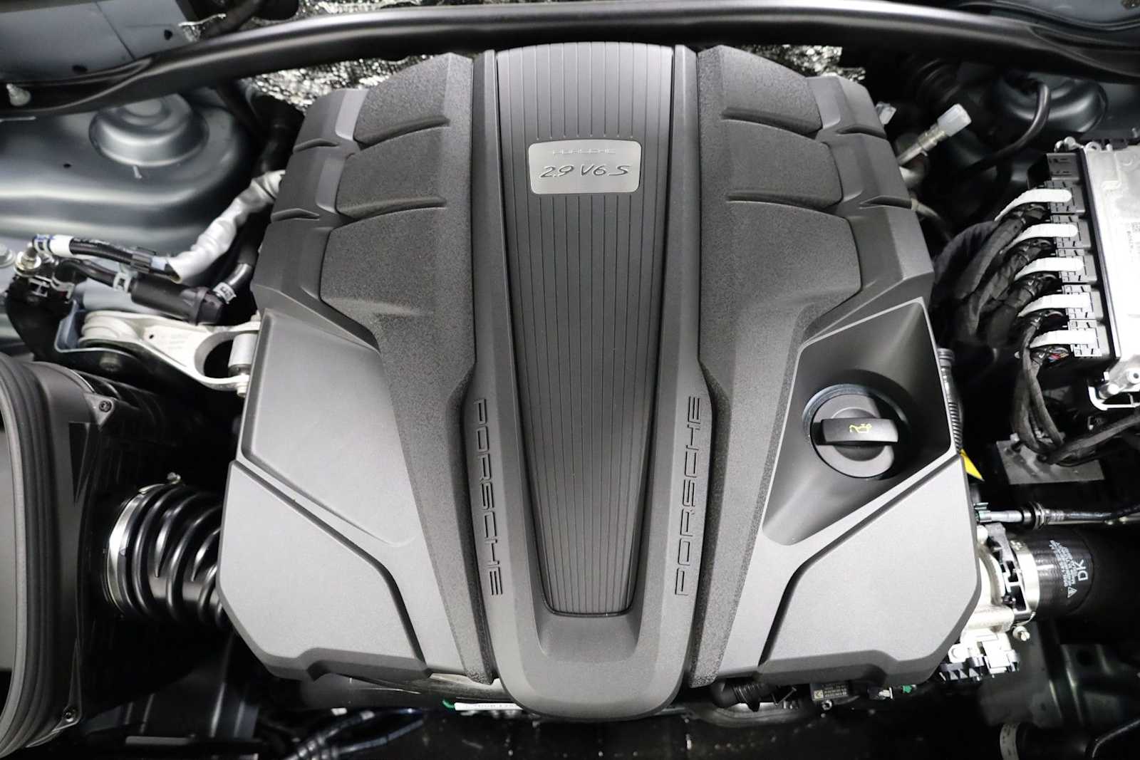 Thumbnail: 2026 Porsche Macan - 42