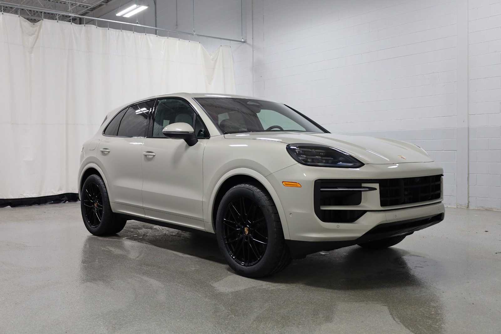 Thumbnail: 2026 Porsche Cayenne - 11