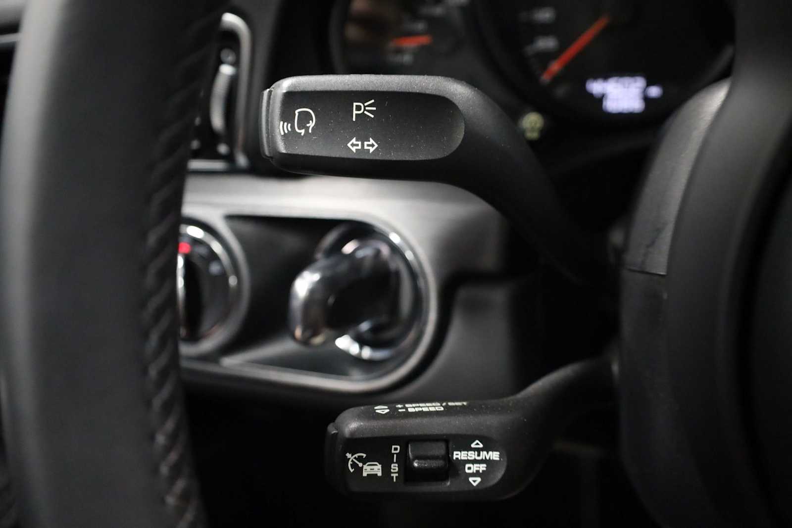 Thumbnail: 2019 Porsche 911 - 30