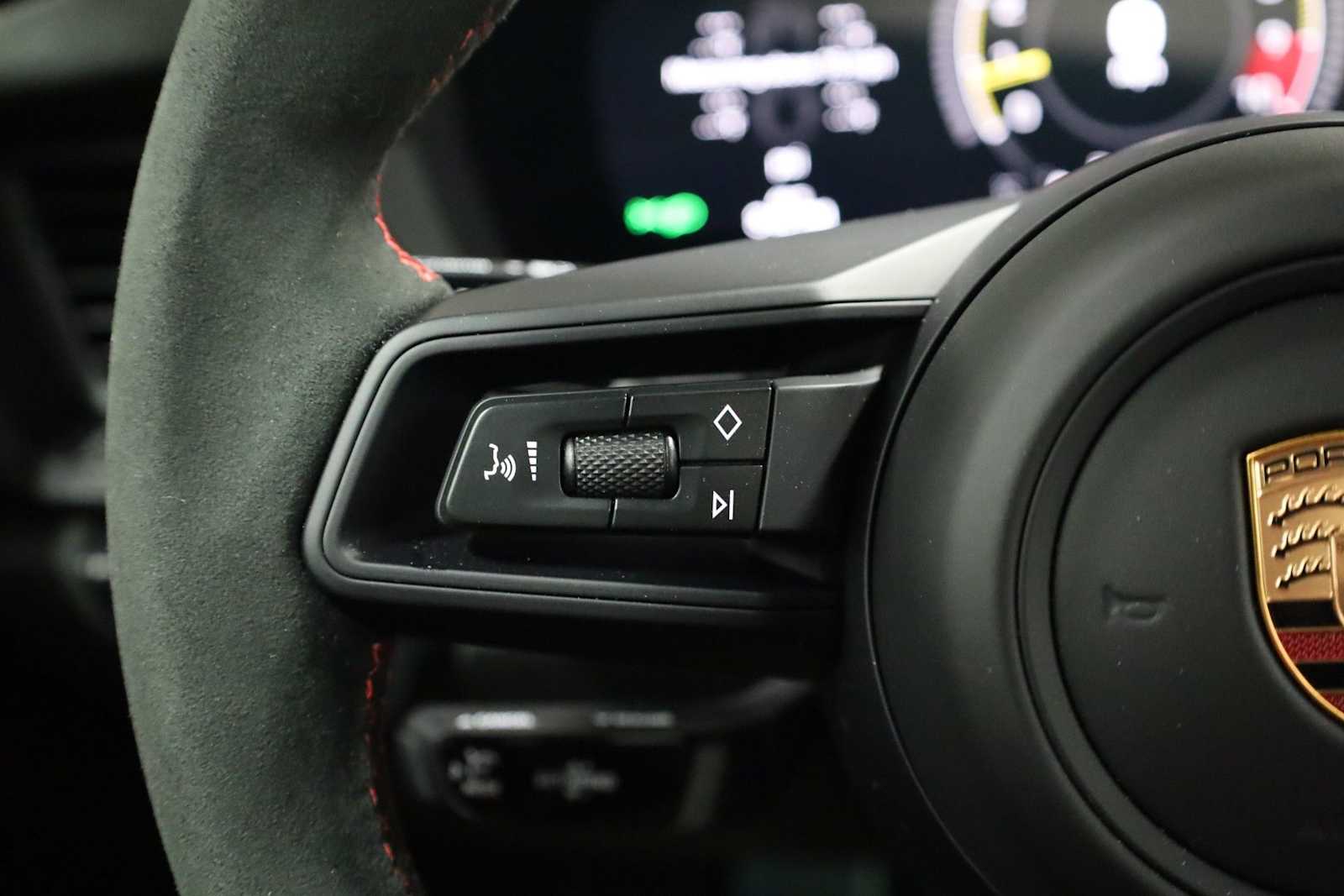 Thumbnail: 2026 Porsche 911 - 26