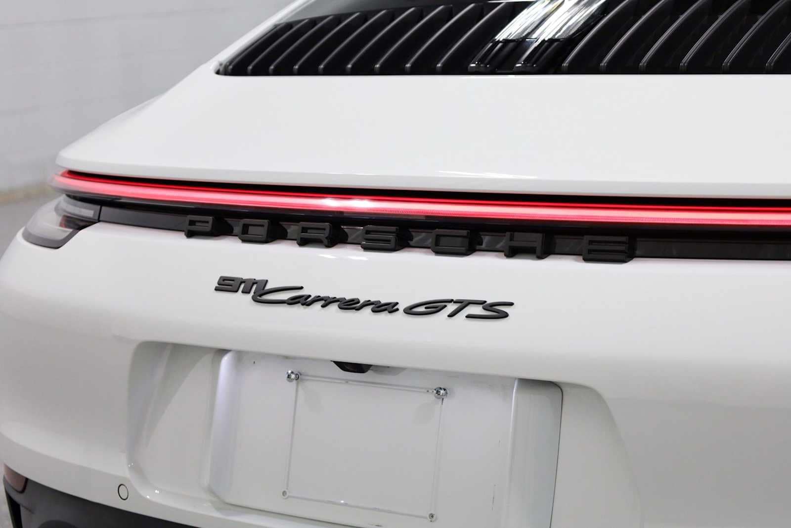 Thumbnail: 2022 Porsche 911 - 8