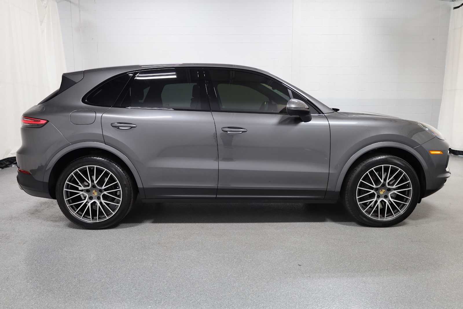 Thumbnail: 2022 Porsche Cayenne - 10