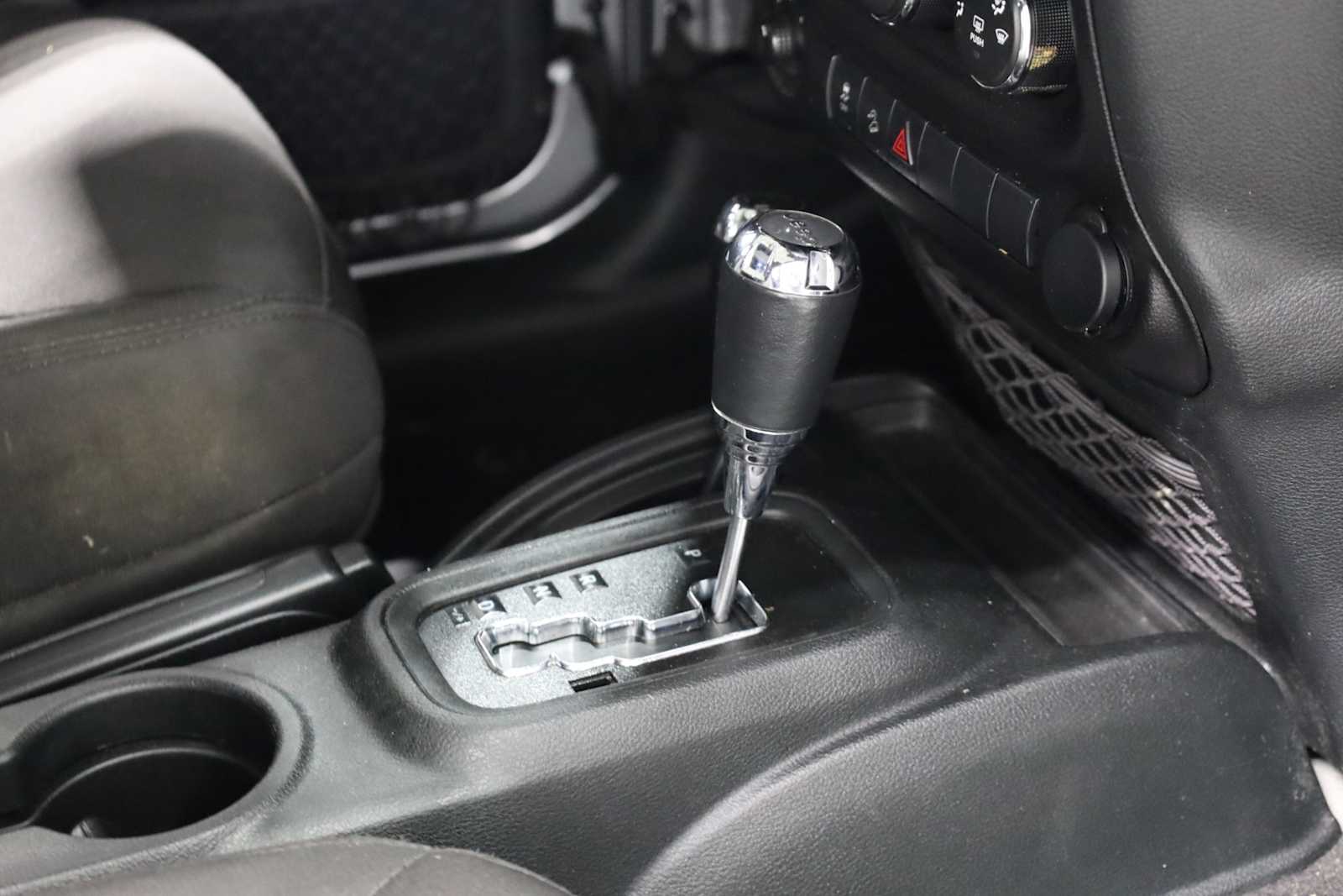 Thumbnail: 2017 Jeep Wrangler - 18