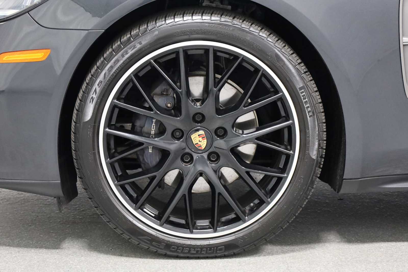 Thumbnail: 2023 Porsche Panamera - 40
