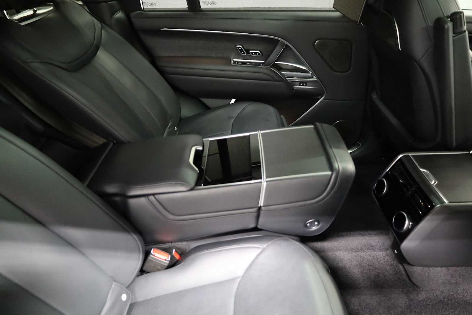 Thumbnail: 2023 Land Rover Range Rover - 42