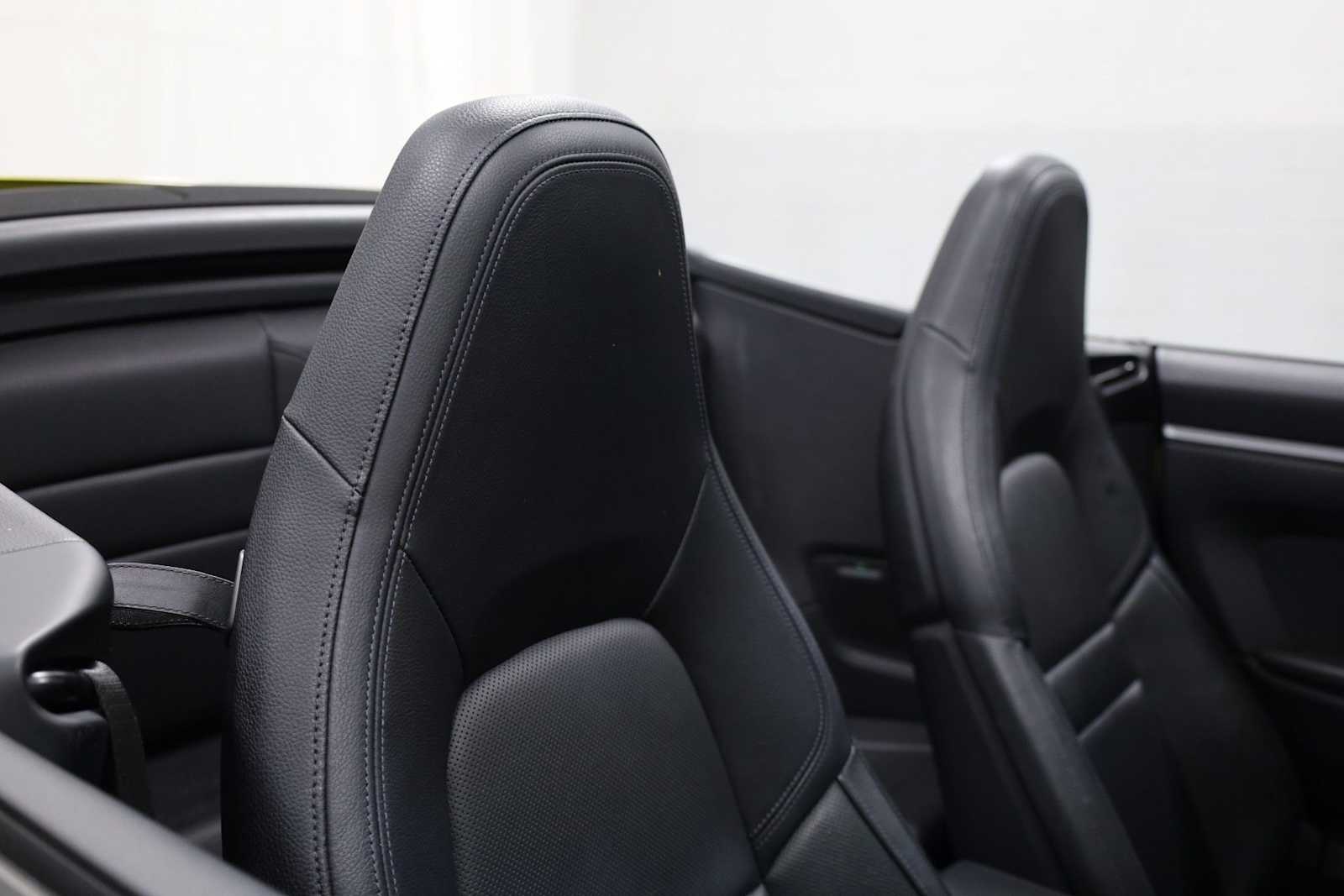 Thumbnail: 2022 Porsche 911 - 20