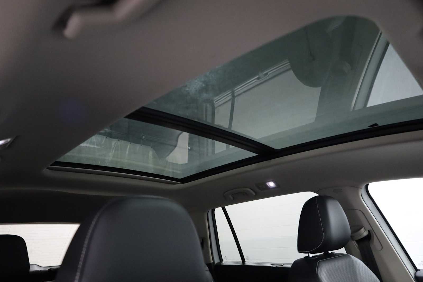 Thumbnail: 2021 Volkswagen Atlas - 18