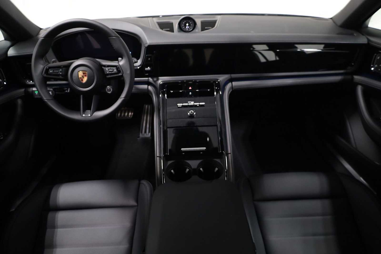 Thumbnail: 2026 Porsche Panamera - 26