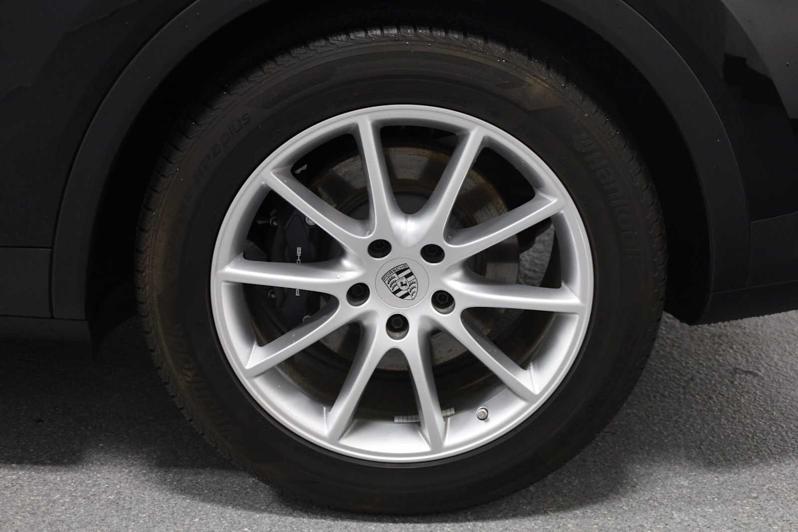 Thumbnail: 2024 Porsche Cayenne - 34