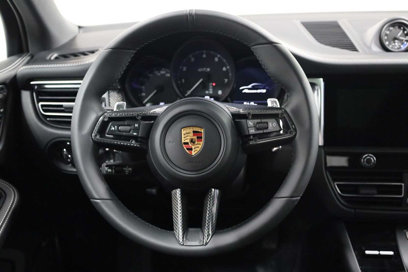 Thumbnail: 2026 Porsche Macan - 25