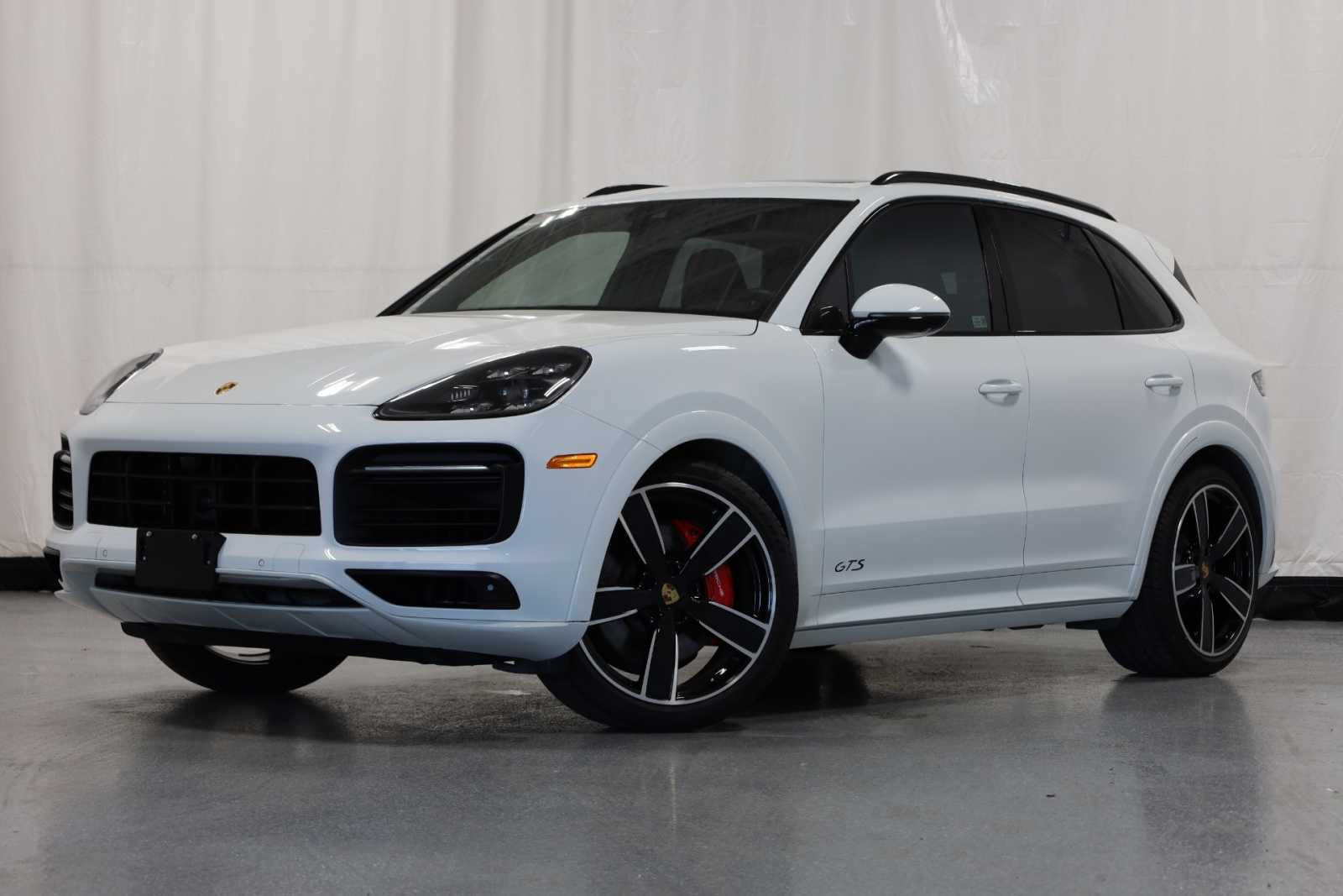 2022 Porsche Cayenne GTS -
                Farmington Hills, MI