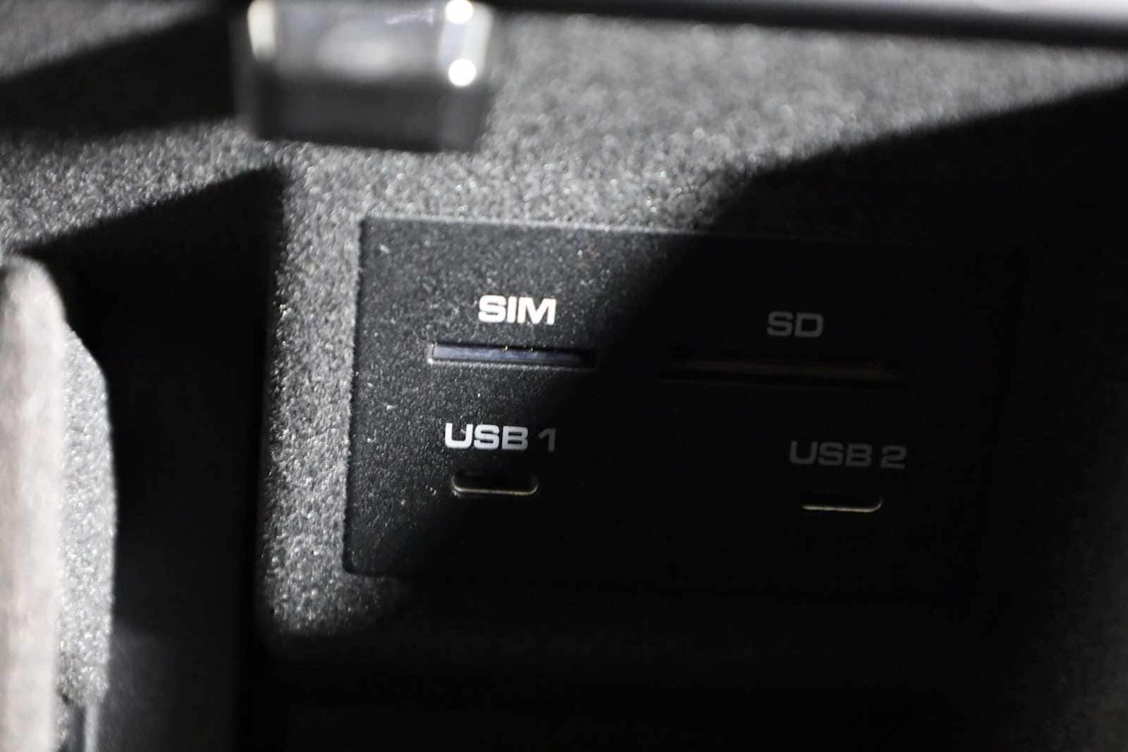 Thumbnail: 2026 Porsche Macan - 36