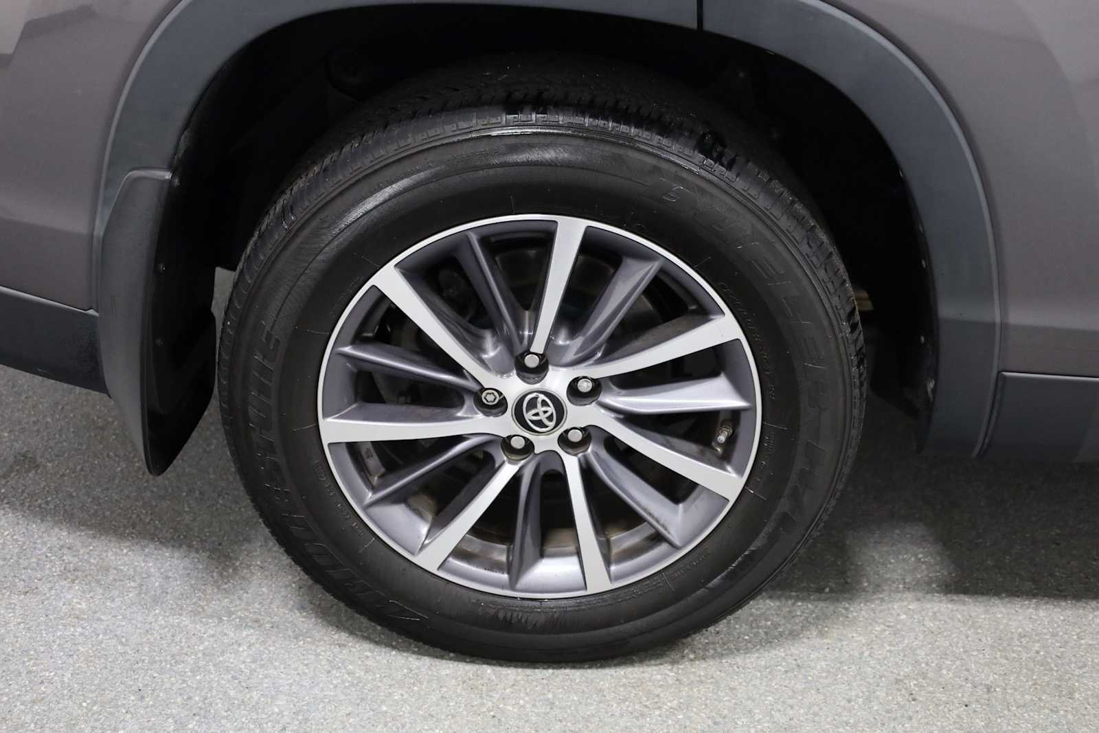 Thumbnail: 2019 Toyota Highlander - 36