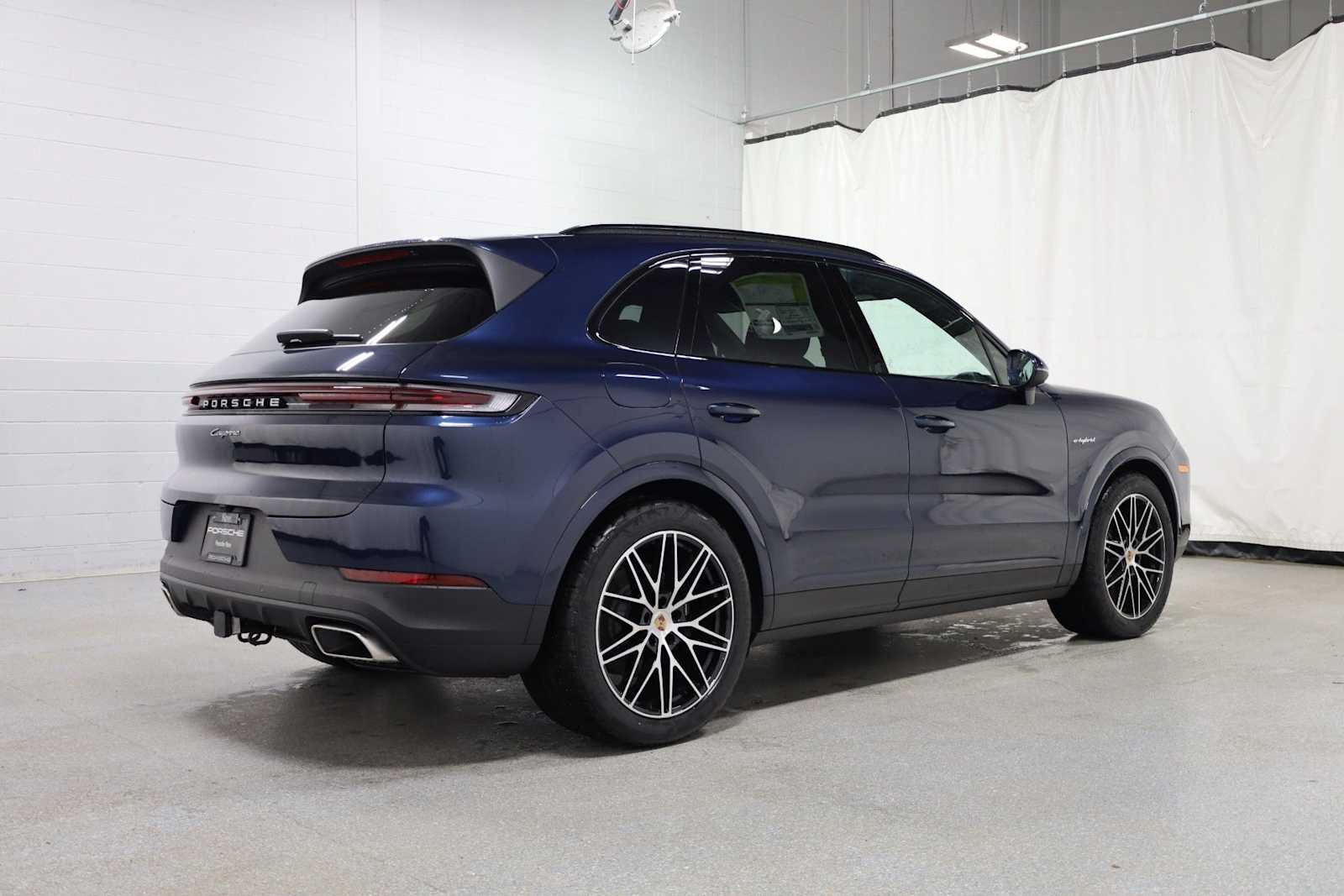 Thumbnail: 2026 Porsche Cayenne - 8