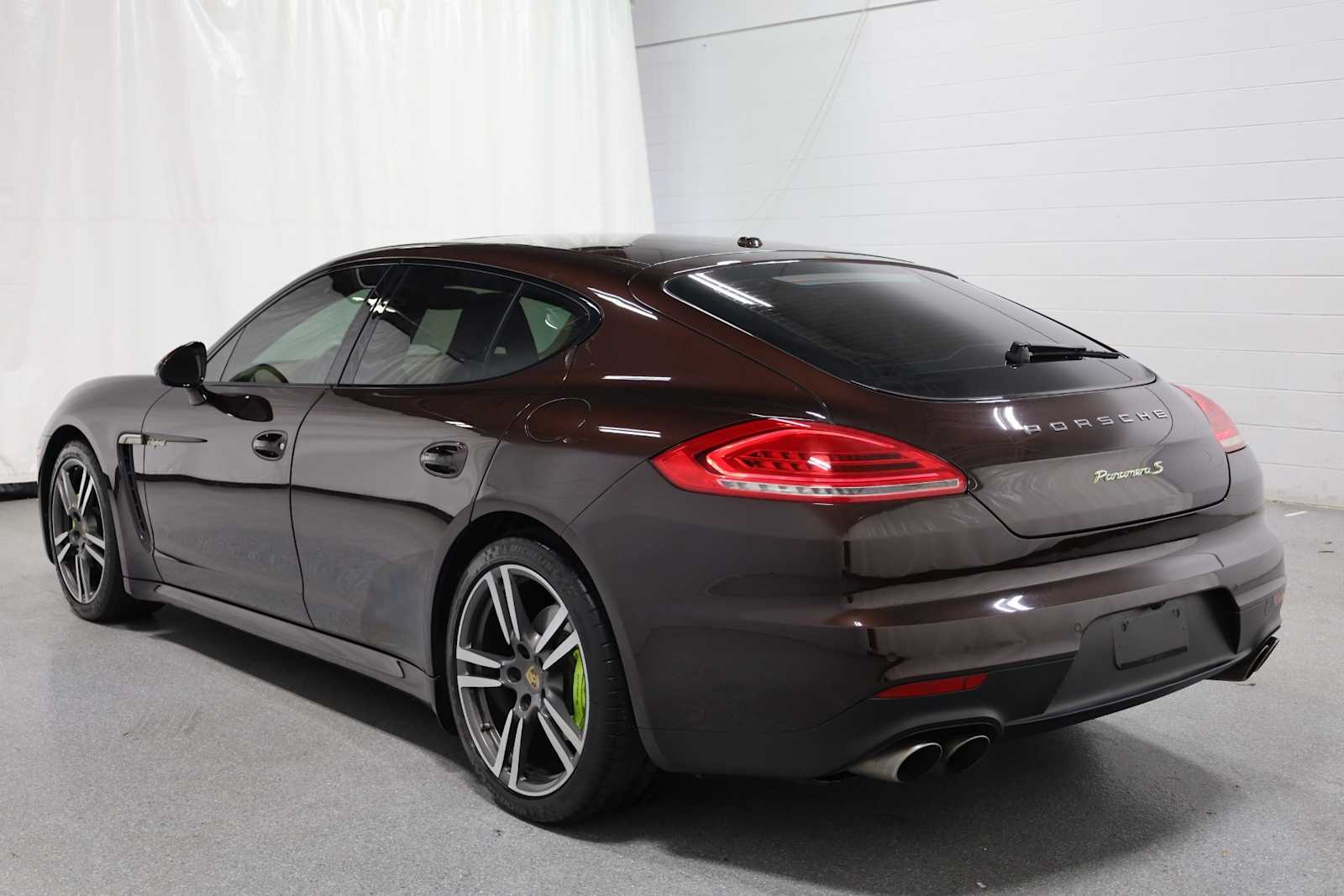 Thumbnail: 2014 Porsche Panamera - 3