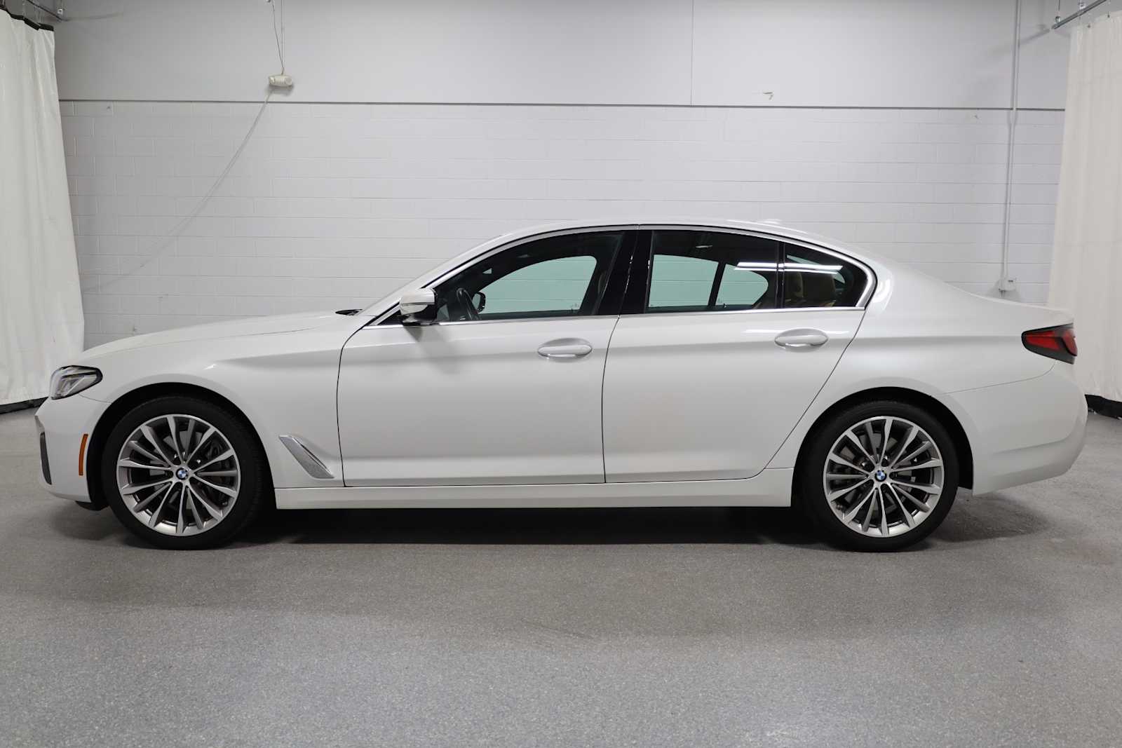 Thumbnail: 2022 BMW 5 Series - 2