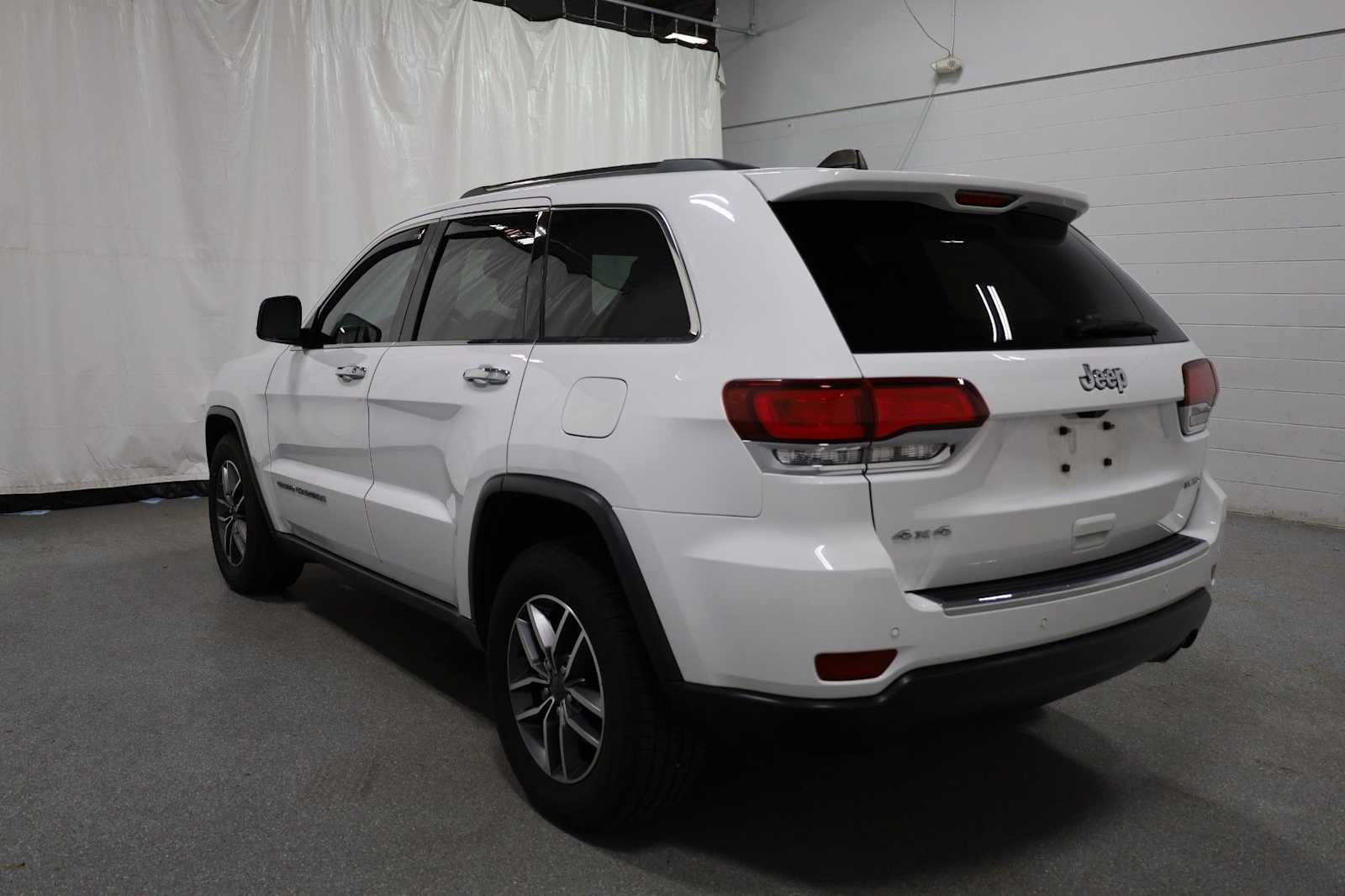 Thumbnail: 2021 Jeep Grand Cherokee - 3