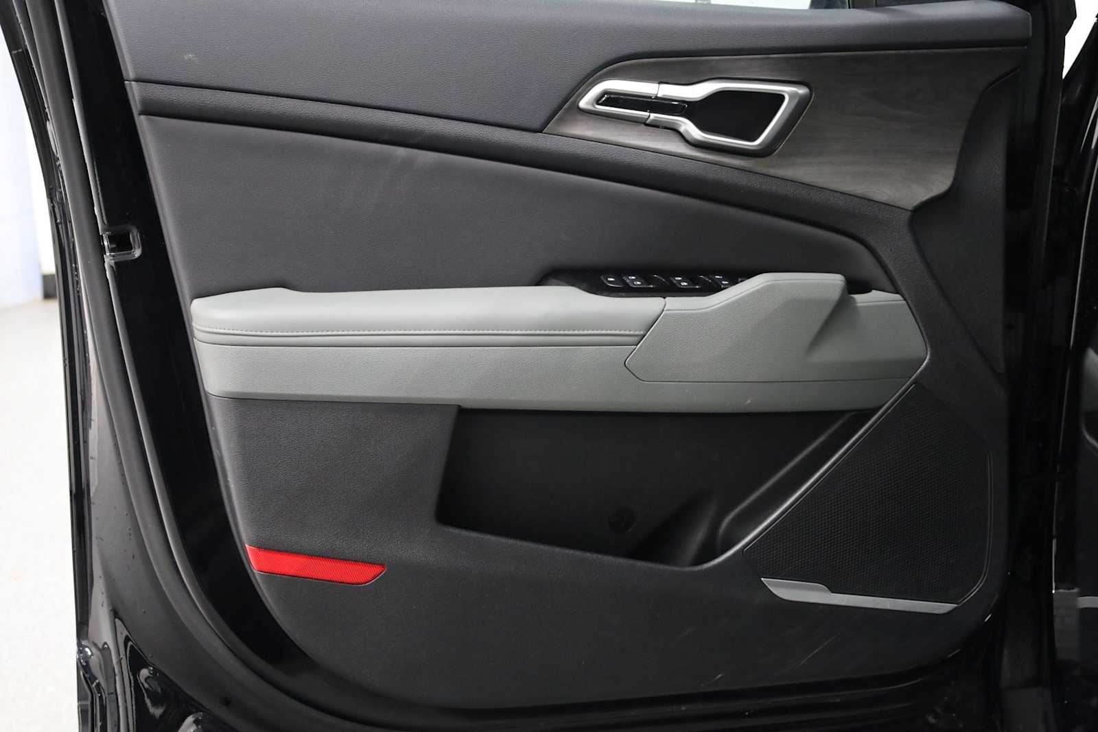 Thumbnail: 2023 Kia Sportage - 16