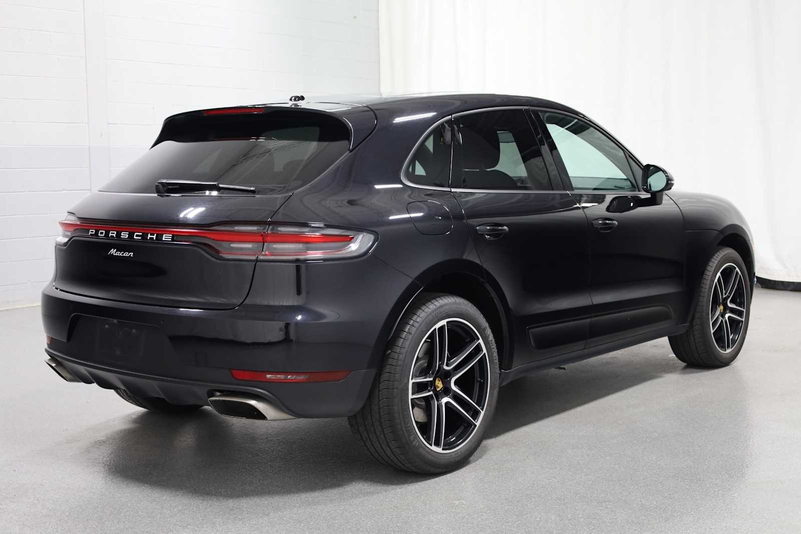 Thumbnail: 2021 Porsche Macan - 9