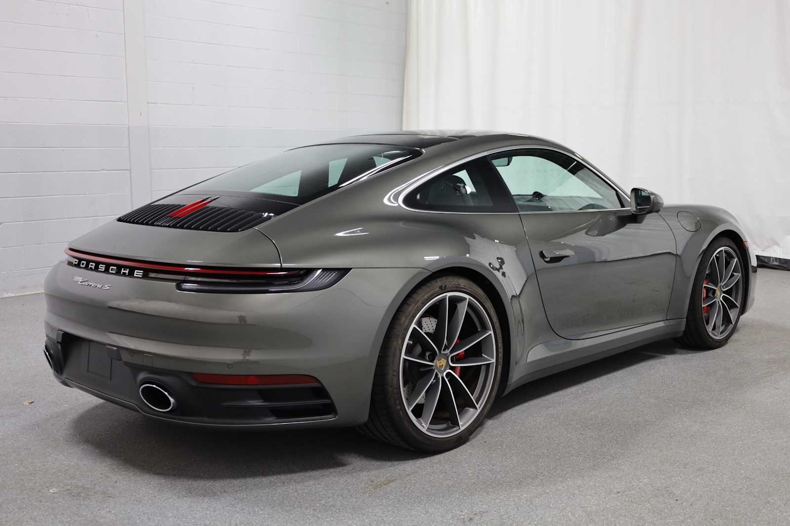 Thumbnail: 2022 Porsche 911 - 9