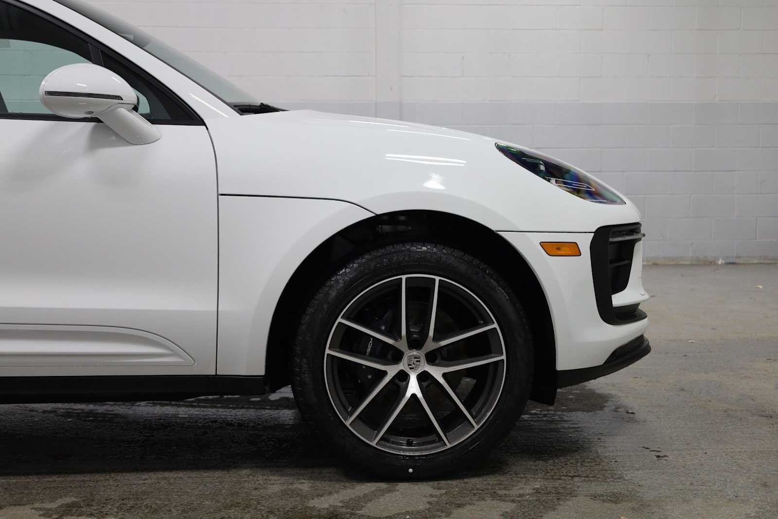 Thumbnail: 2026 Porsche Macan - 11