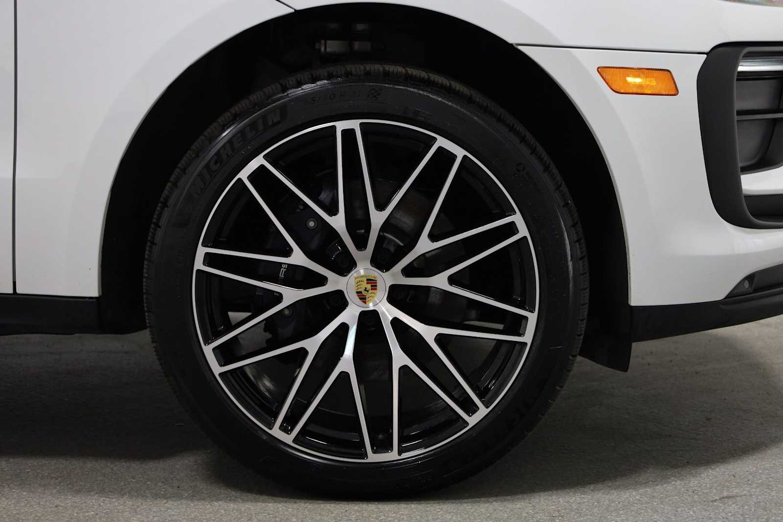 Thumbnail: 2026 Porsche Macan - 11