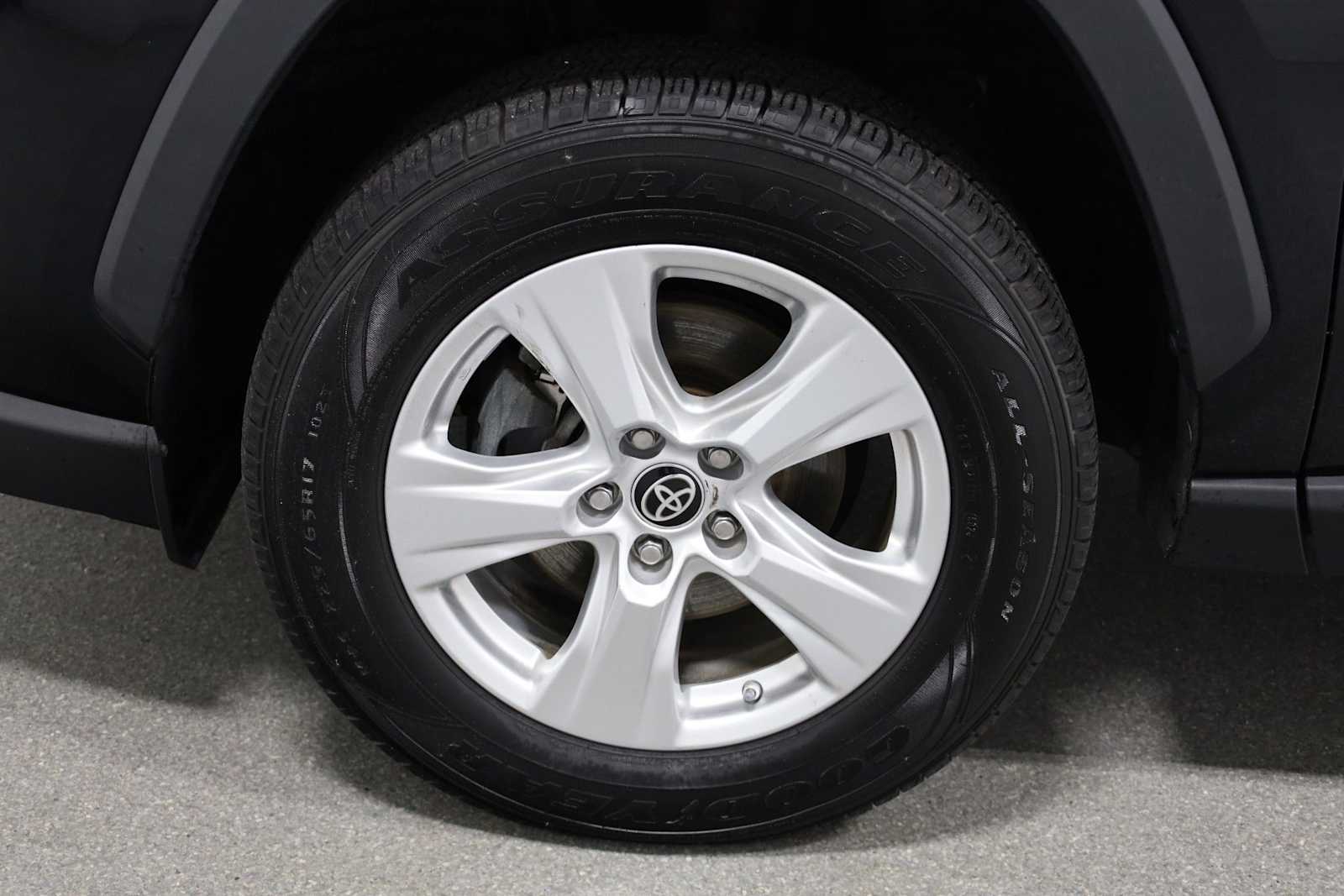 Thumbnail: 2021 Toyota RAV4 - 36