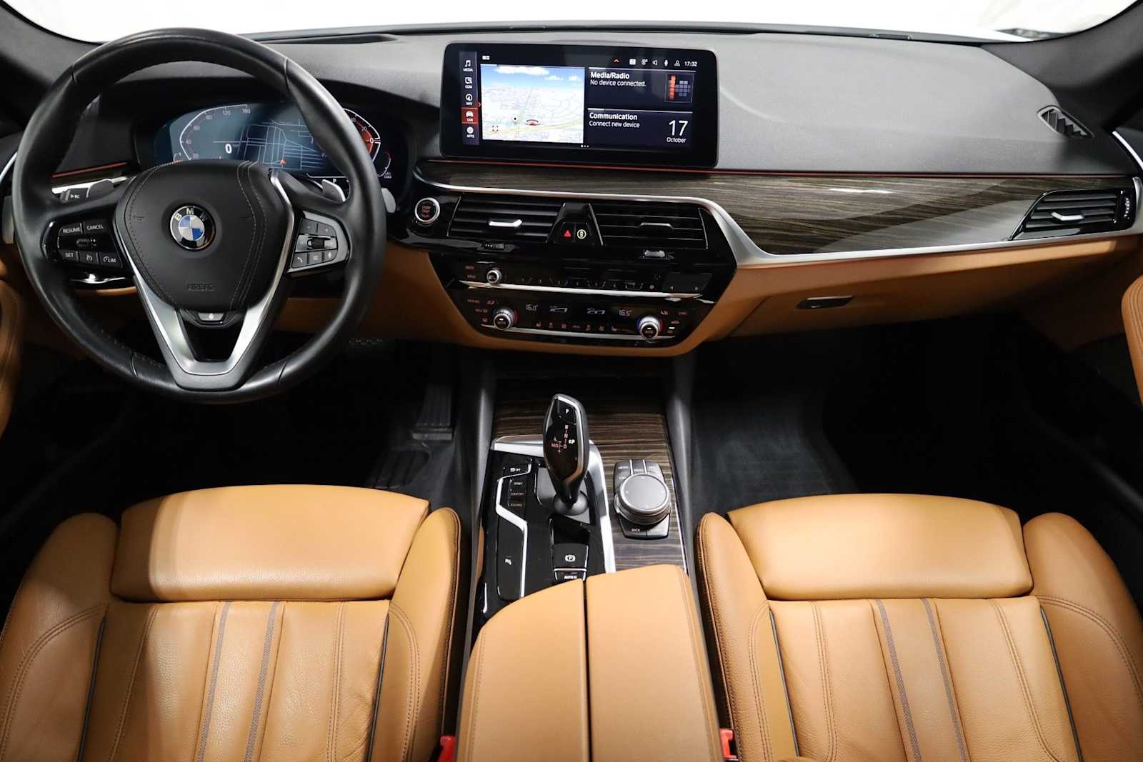 Thumbnail: 2022 BMW 5 Series - 24