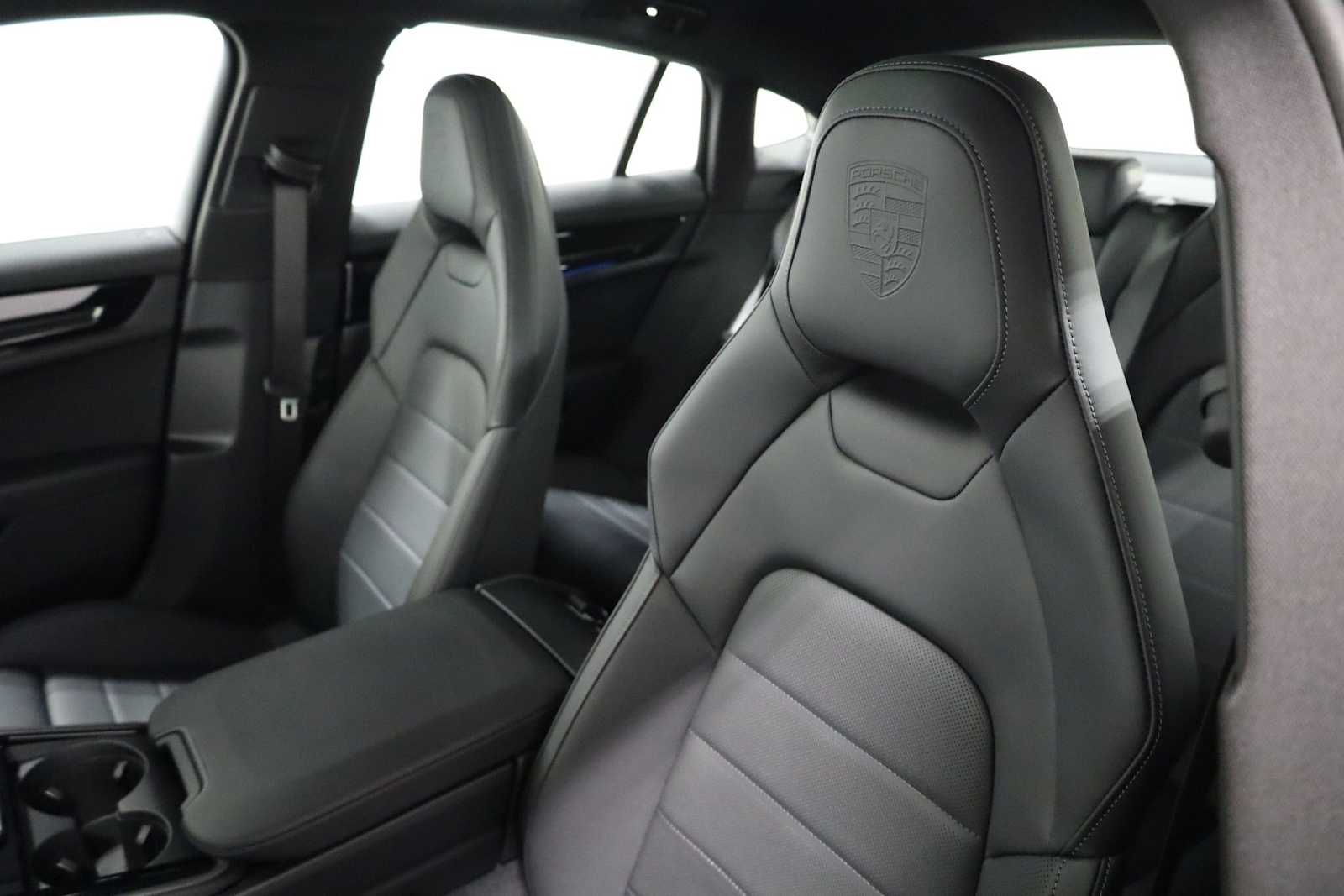 Thumbnail: 2026 Porsche Panamera - 19