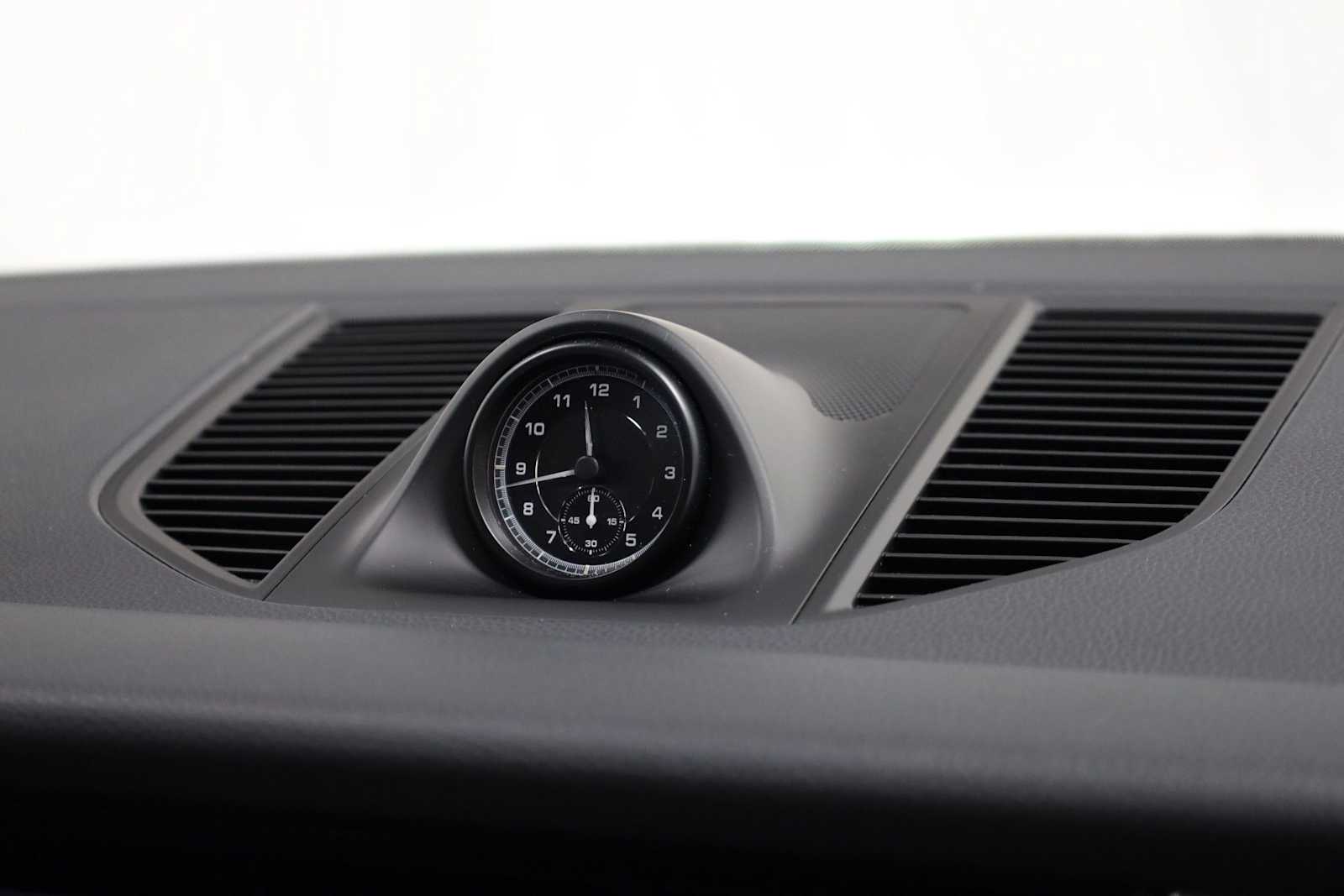 Thumbnail: 2024 Porsche Macan - 23